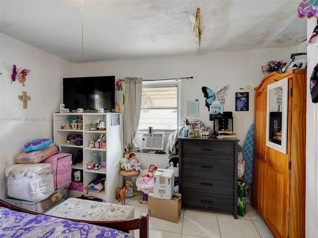 550 NW 143rd St, North Miami FL 33168