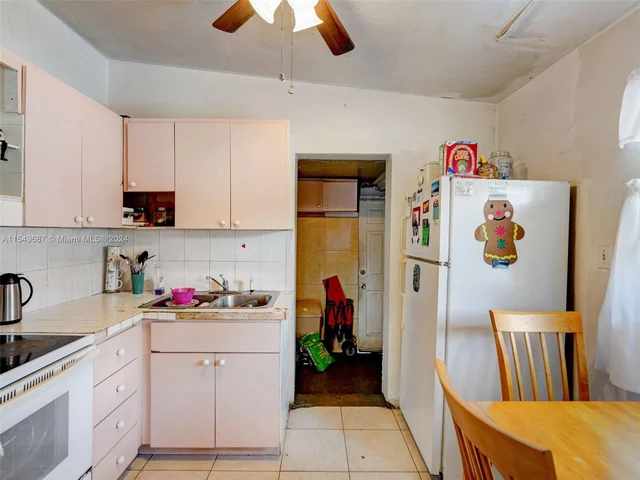 550 NW 143rd St, North Miami FL 33168