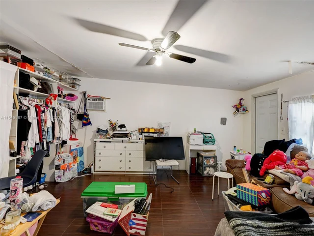 550 NW 143rd St, North Miami FL 33168