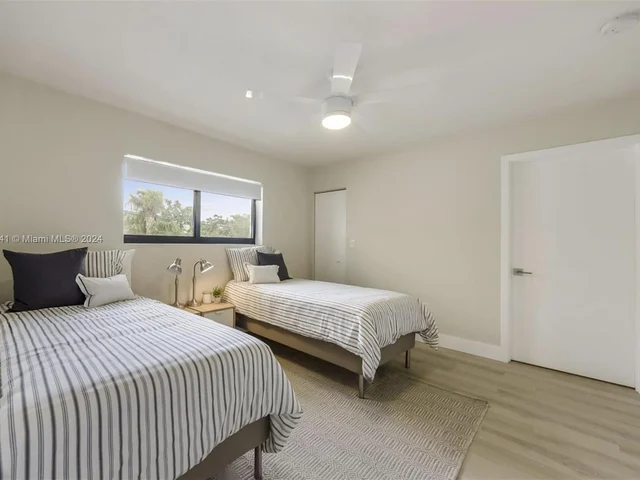 800 S Dixie Hwy 204 Hwy # 301, Coral Gables FL 33146