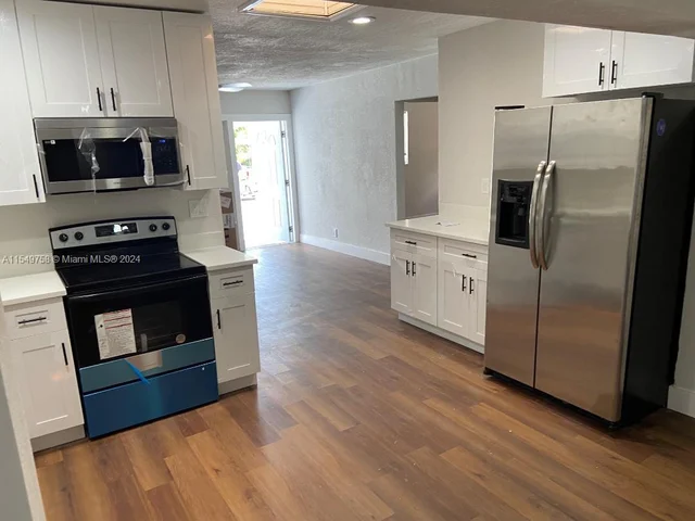 5311 NE 10th Ave, Deerfield Beach FL 33064