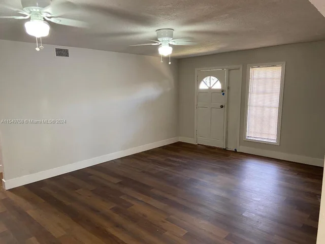 5311 NE 10th Ave, Deerfield Beach FL 33064