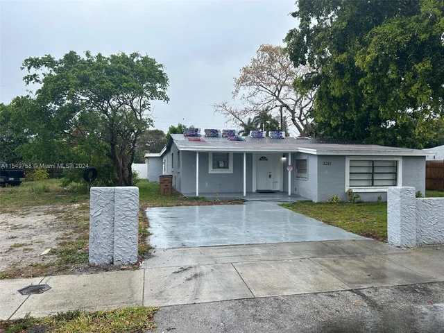 5311 NE 10th Ave, Deerfield Beach FL 33064