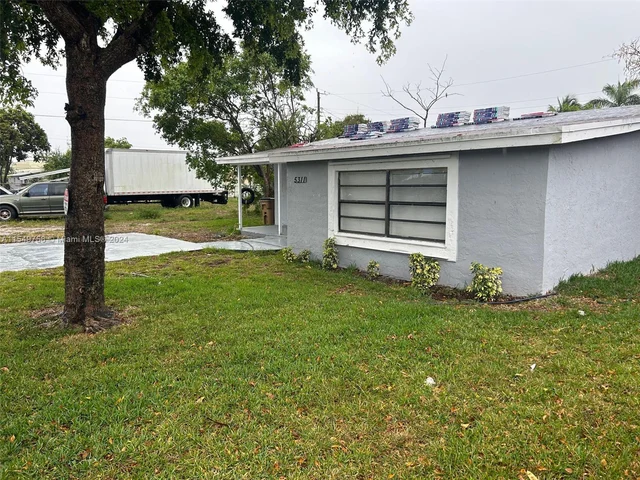 5311 NE 10th Ave, Deerfield Beach FL 33064