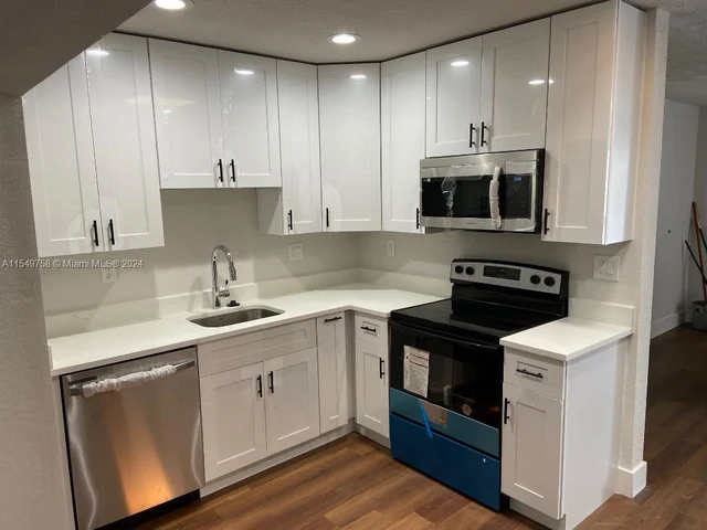 5311 NE 10th Ave, Deerfield Beach FL 33064