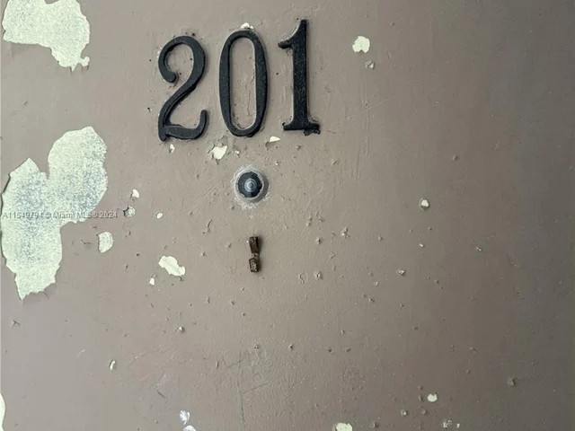 300 NE 1st Ct # 201, Hallandale Beach FL 33009