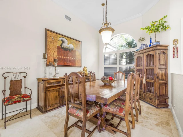 2943 Oakbrook Dr, Weston FL 33332