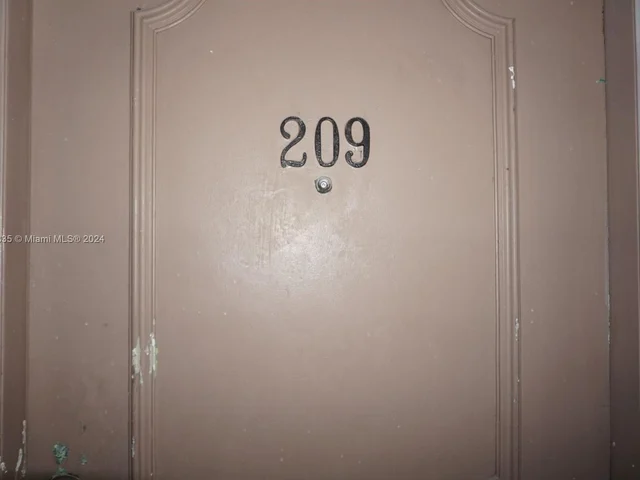 300 NE 1st Ct # 209, Hallandale Beach FL 33009