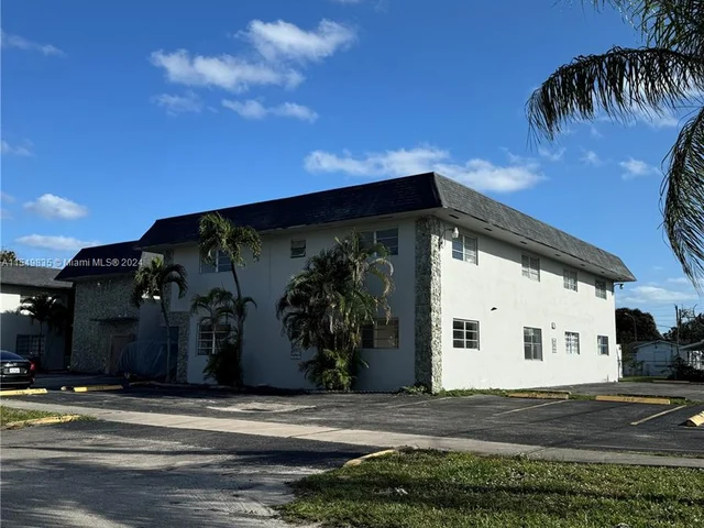 300 NE 1st Ct # 209, Hallandale Beach FL 33009