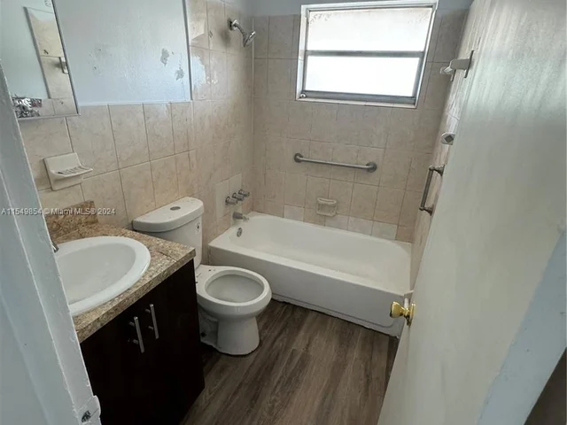 380 E 50th St # 8, Hialeah FL 33013