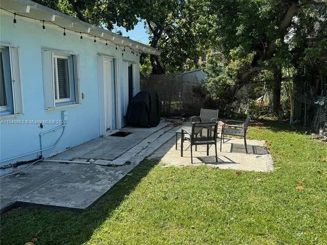 919 SW 10th St # 1, Miami FL 33130