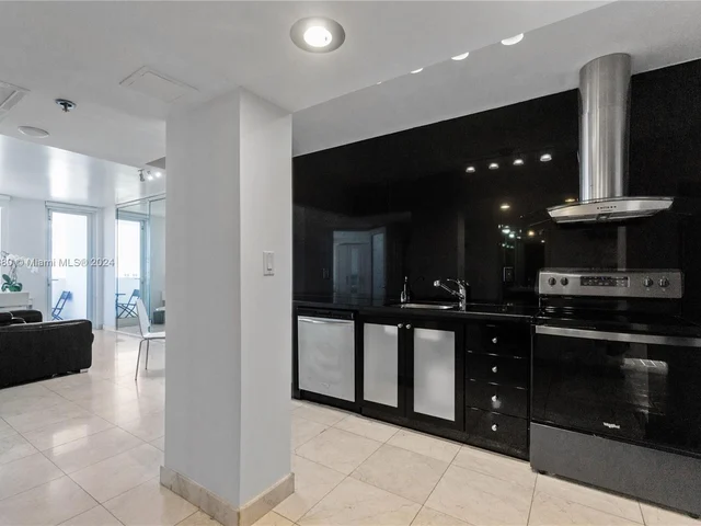 100 Lincoln Rd # 1020, Miami Beach FL 33139