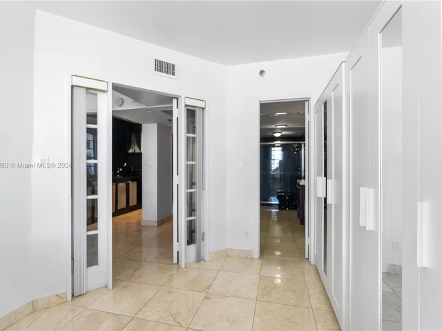 100 Lincoln Rd # 1020, Miami Beach FL 33139