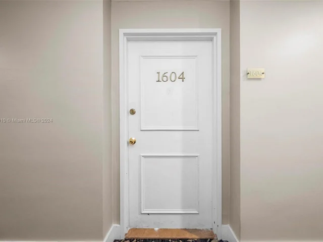 5601 Collins Ave # 1604, Miami Beach FL 33140