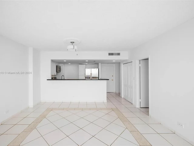 5601 Collins Ave # 1604, Miami Beach FL 33140