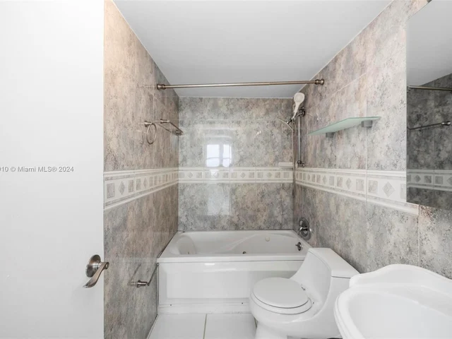 5601 Collins Ave # 1604, Miami Beach FL 33140