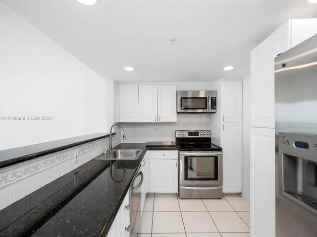 5601 Collins Ave # 1604, Miami Beach FL 33140