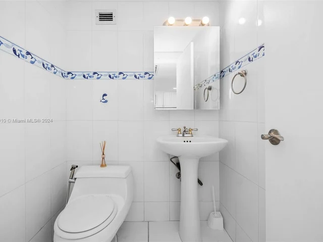 5601 Collins Ave # 1604, Miami Beach FL 33140