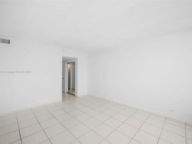 5601 Collins Ave # 1604, Miami Beach FL 33140