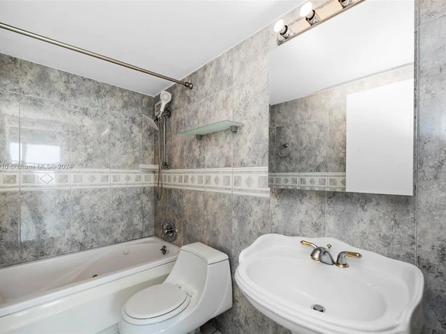 5601 Collins Ave # 1604, Miami Beach FL 33140