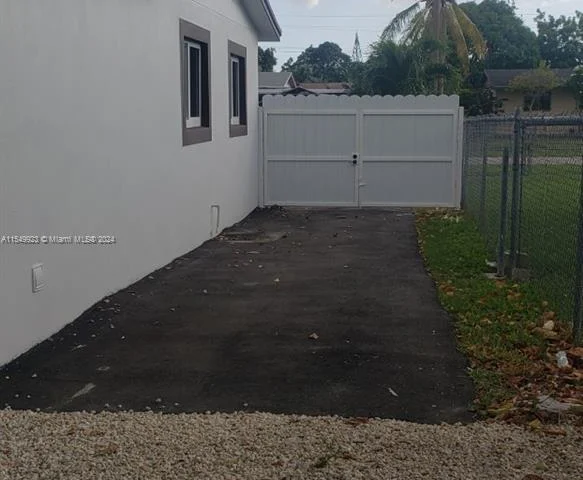 11821 SW 187th Ter, Miami FL 33177