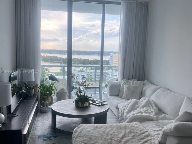 7930 East Dr, North Bay Village FL 33141