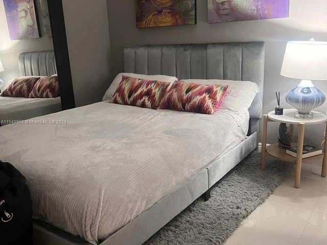 7930 East Dr, North Bay Village FL 33141