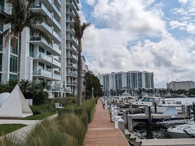 7930 East Dr, North Bay Village FL 33141