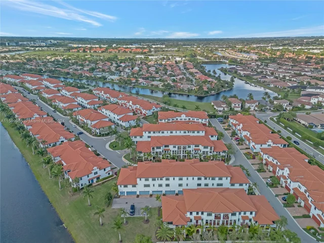 11548 SW 14th St, Pembroke Pines FL 33025