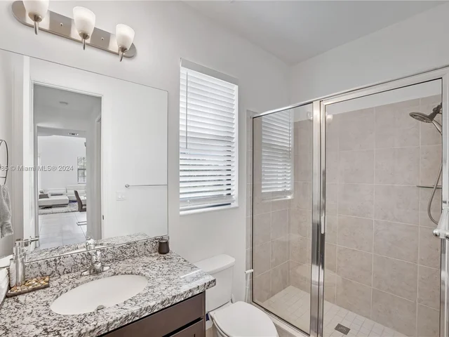 11548 SW 14th St, Pembroke Pines FL 33025