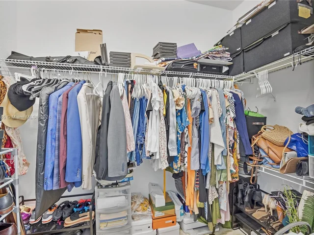 11548 SW 14th St, Pembroke Pines FL 33025