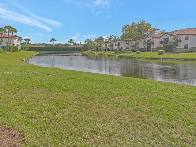 11548 SW 14th St, Pembroke Pines FL 33025