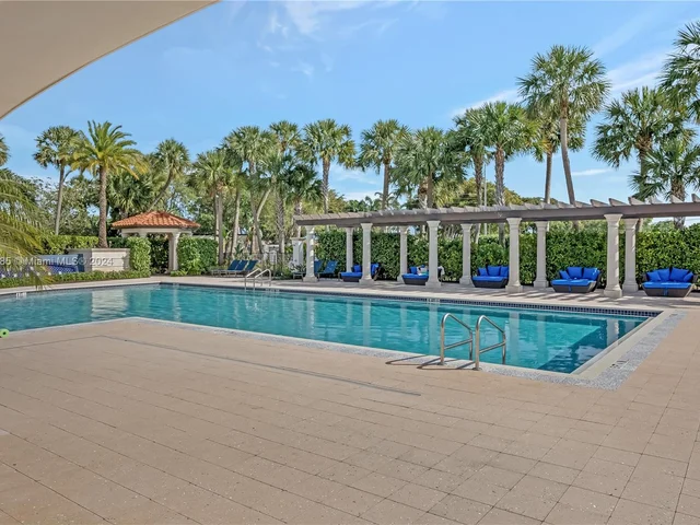 11548 SW 14th St, Pembroke Pines FL 33025