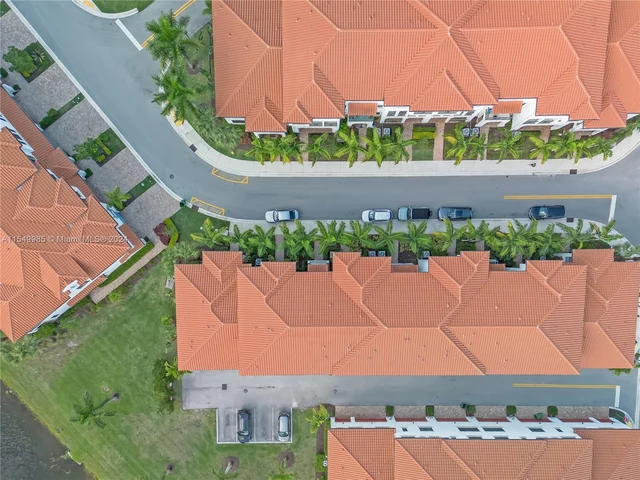 11548 SW 14th St, Pembroke Pines FL 33025