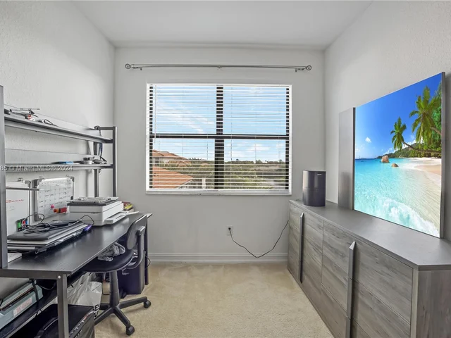 11548 SW 14th St, Pembroke Pines FL 33025