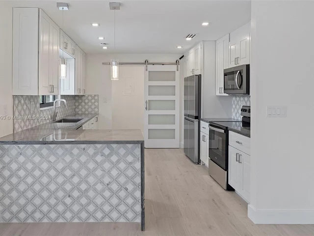 241 SW 122nd Ct # a, Miami FL 33184