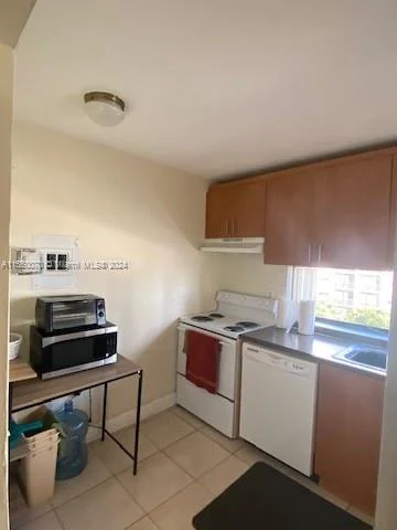 16909 N Bay Rd # 608, Sunny Isles Beach FL 33160