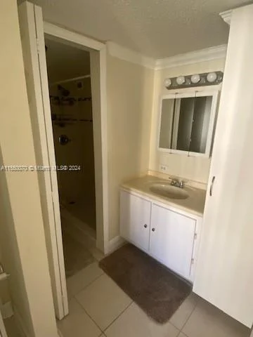 16909 N Bay Rd # 608, Sunny Isles Beach FL 33160