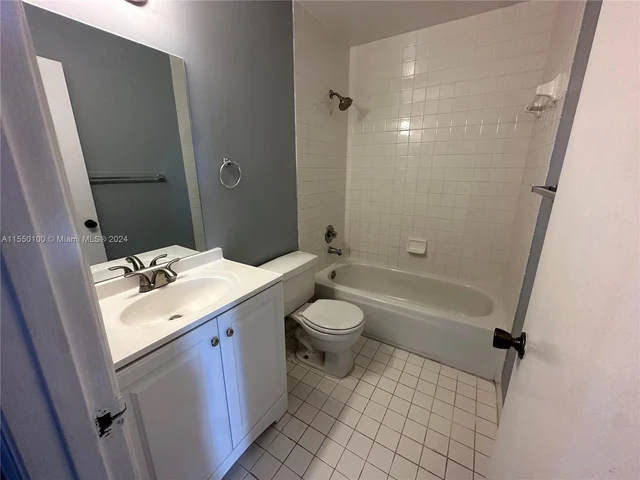 6235 Kendale Lakes Cir # 245, Miami FL 33183