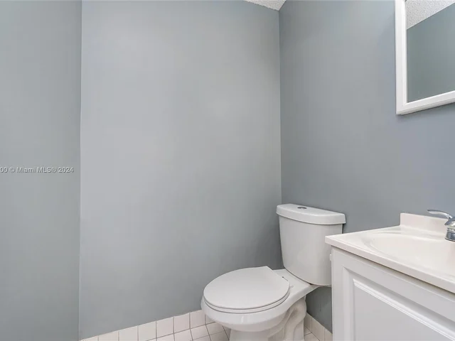 6235 Kendale Lakes Cir # 245, Miami FL 33183