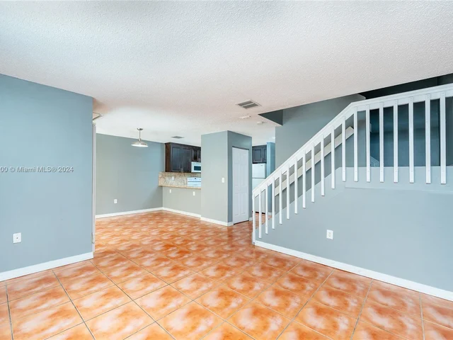 6235 Kendale Lakes Cir # 245, Miami FL 33183