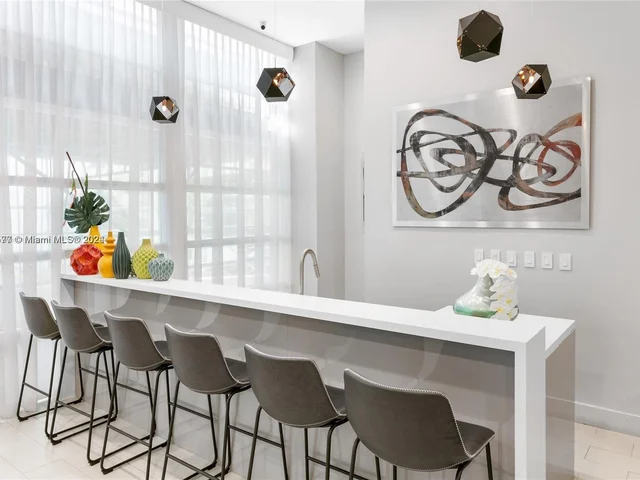 665 NE 25th St # 801, Miami FL 33137