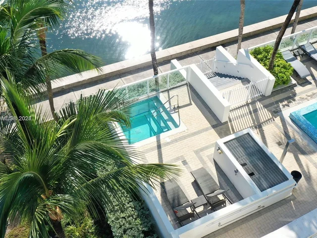 665 NE 25th St # 801, Miami FL 33137