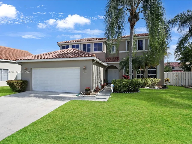 580 Carrington Dr, Weston FL 33326