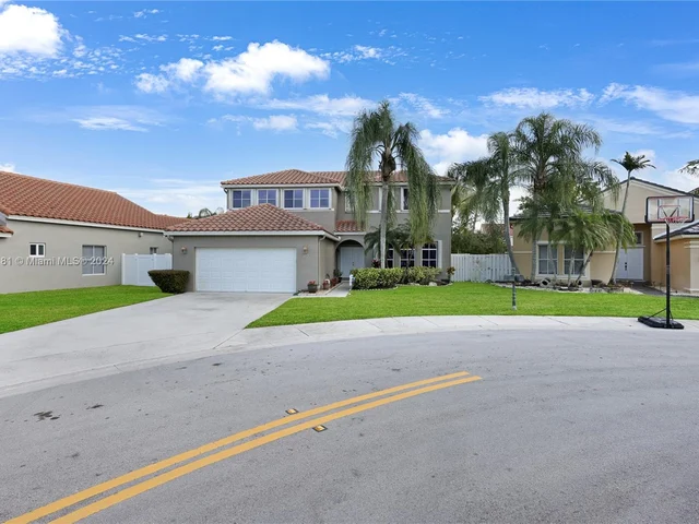 580 Carrington Dr, Weston FL 33326