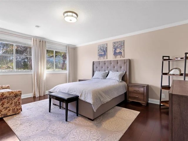 580 Carrington Dr, Weston FL 33326