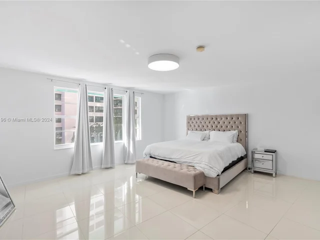 5255 Collins Ave # 3D, Miami Beach FL 33140