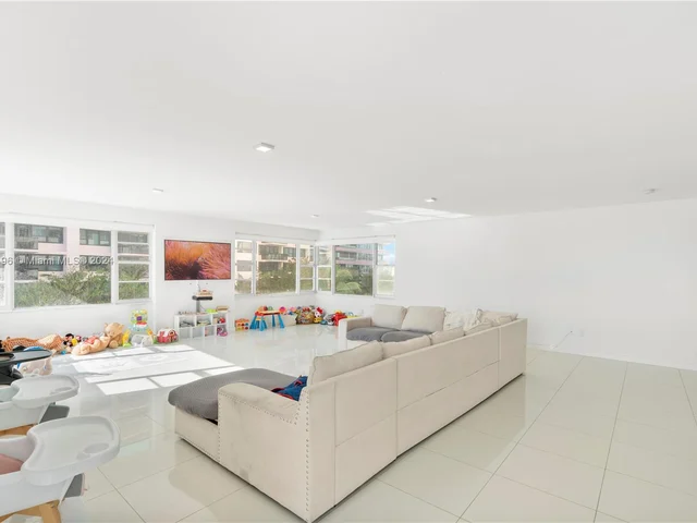 5255 Collins Ave # 3D, Miami Beach FL 33140