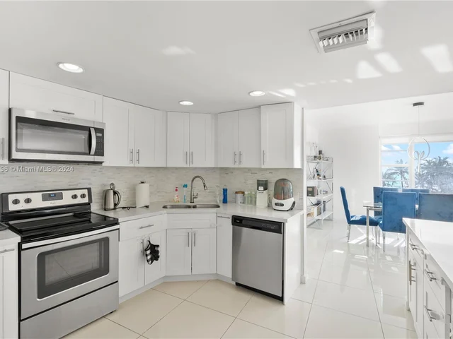 5255 Collins Ave # 3D, Miami Beach FL 33140