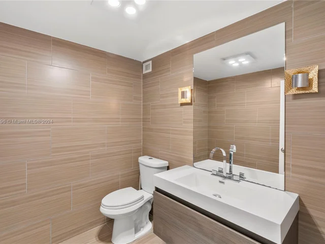 5255 Collins Ave # 3D, Miami Beach FL 33140